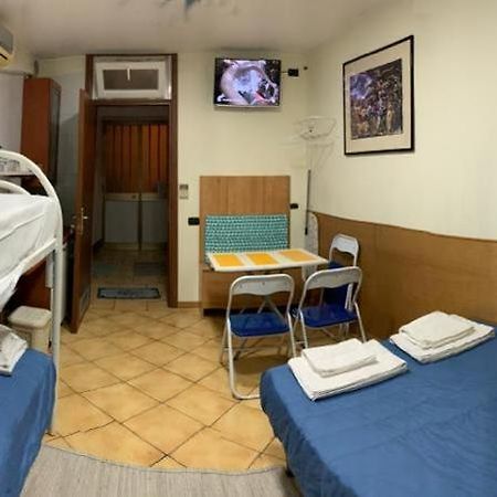 Monolocale Bed and Breakfast Napels Buitenkant foto