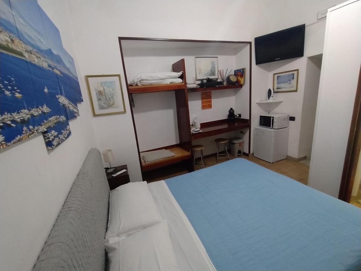 Monolocale Bed and Breakfast Napels Buitenkant foto