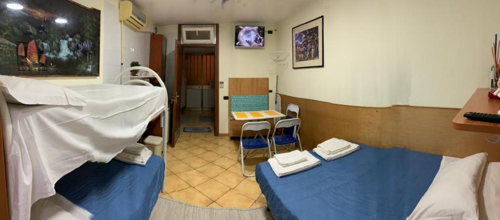 Monolocale Bed and Breakfast Napels Buitenkant foto